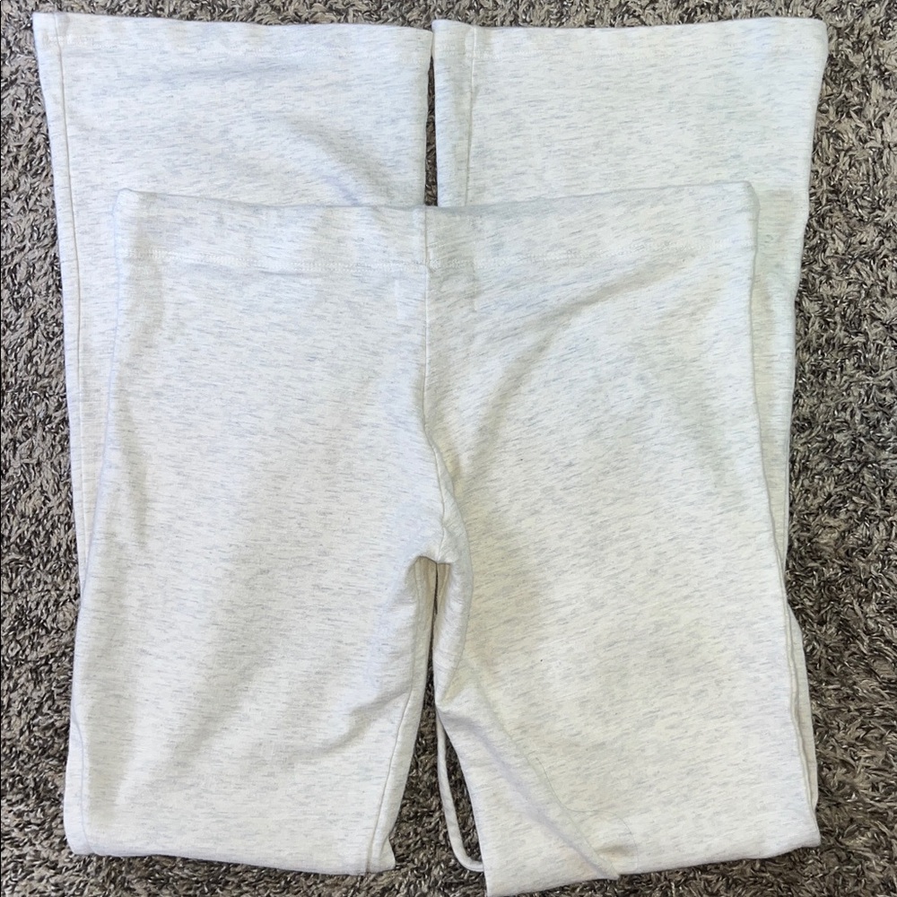 Monrow Classic Low Rise Crop Lounge Sweatpants ~ in Ash/Oatmeal - Picture 5 of 15